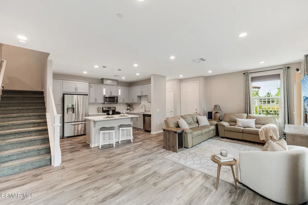 697 Camino Tierra Santa Camarillo, CA 93010