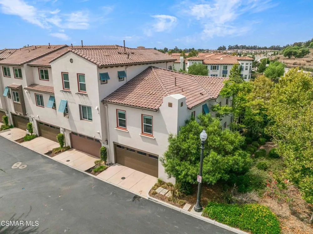 697 Camino Tierra Santa Camarillo, CA 93010
