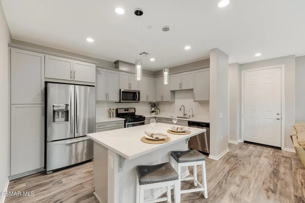697 Camino Tierra Santa Camarillo, CA 93010