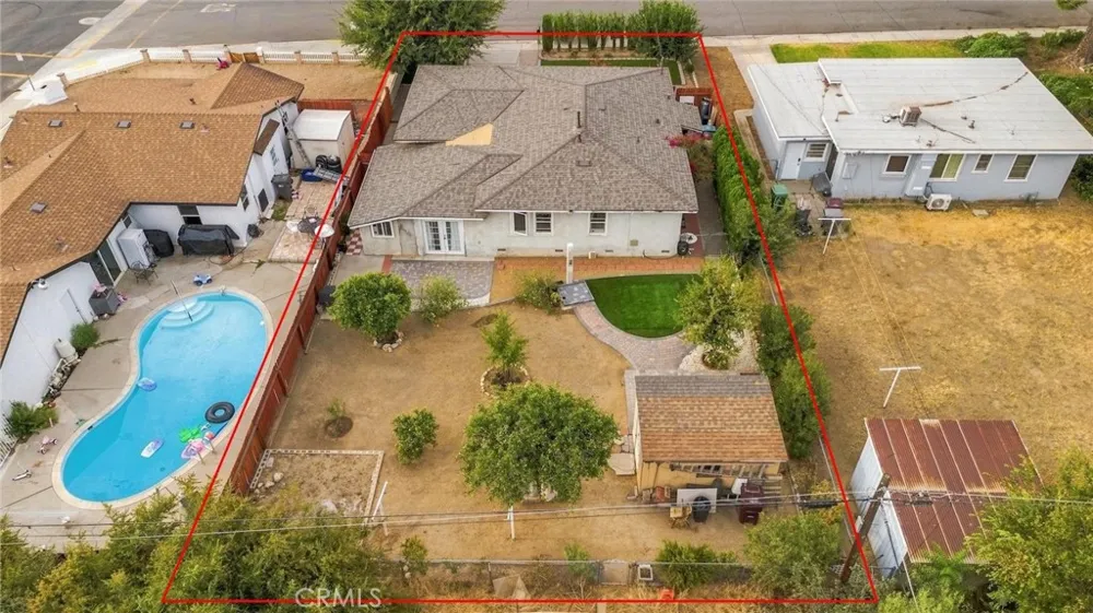 831 W George Banning, CA 92220