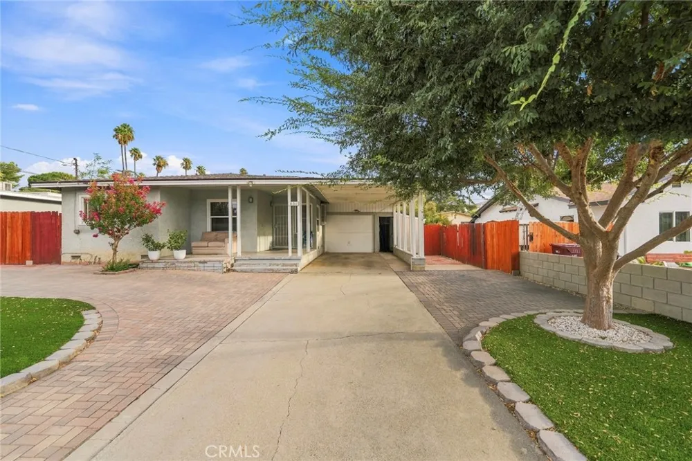 831 W George Banning, CA 92220