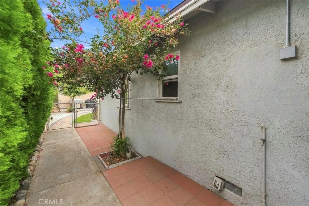 831 W George Banning, CA 92220