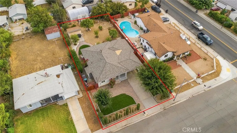 831 W George Banning, CA 92220
