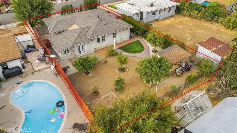 831 W George Banning, CA 92220