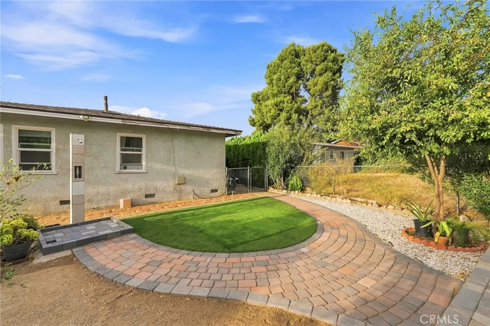 831 W George Banning, CA 92220