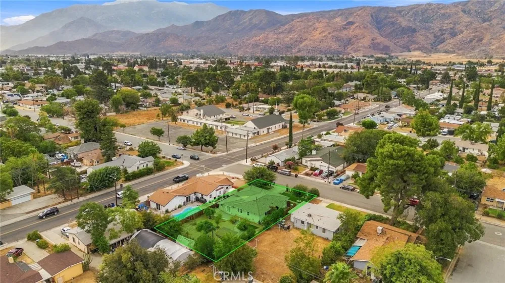 831 W George Banning, CA 92220