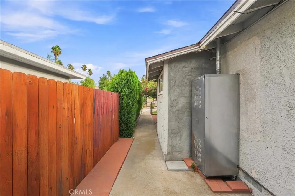 831 W George Banning, CA 92220