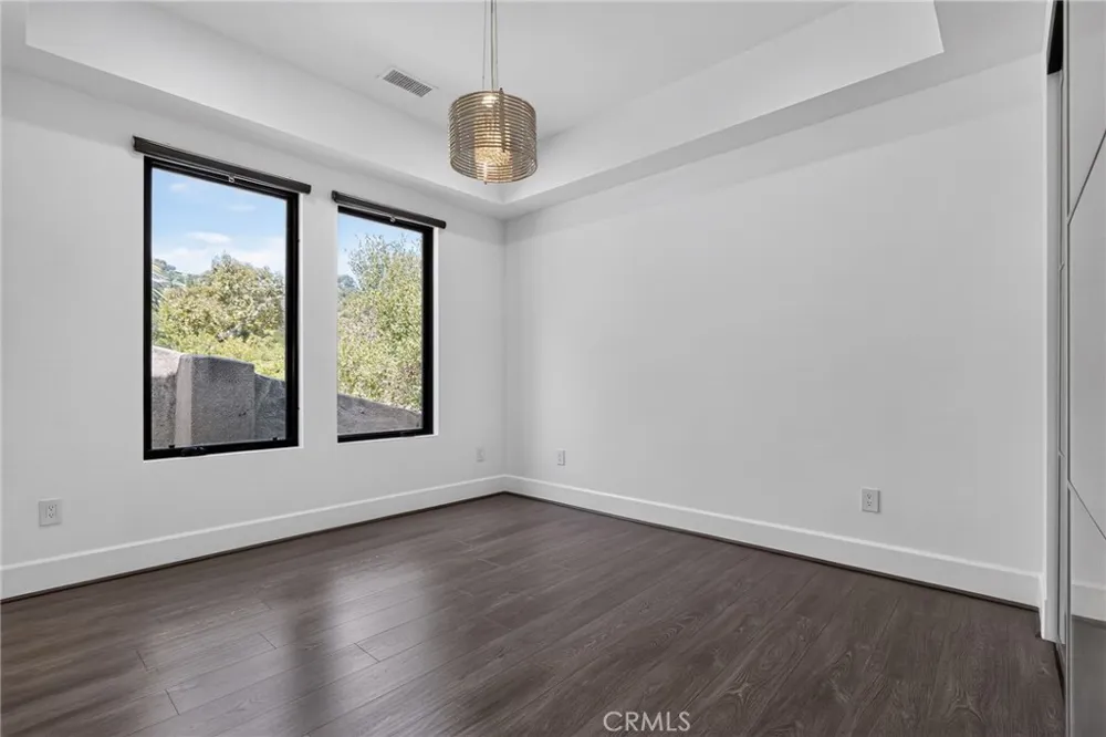 3087 Passmore Drive Los Angeles, CA 90068