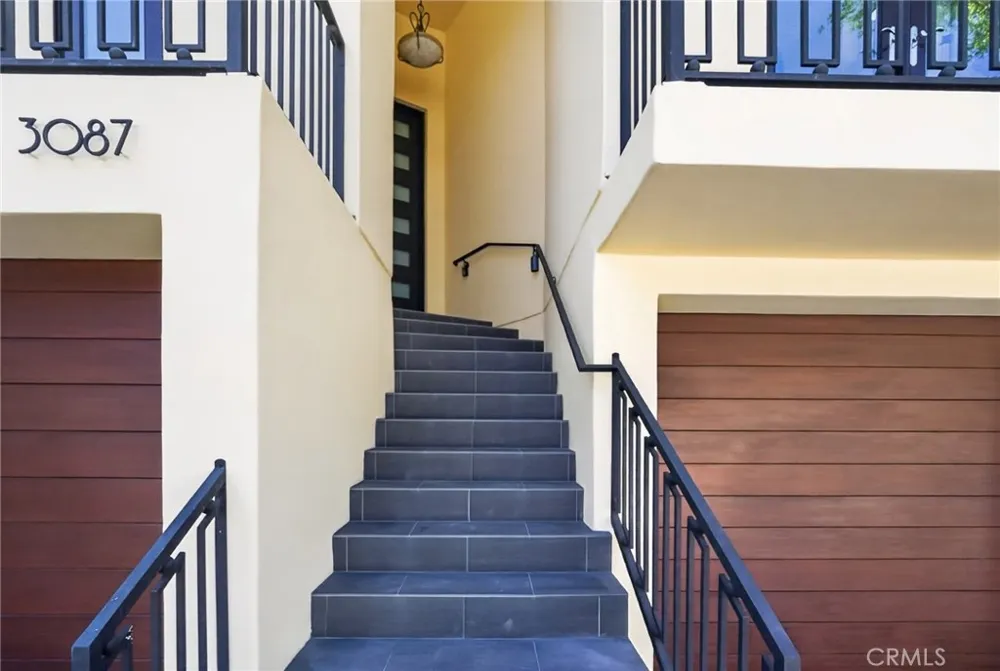 3087 Passmore Drive Los Angeles, CA 90068
