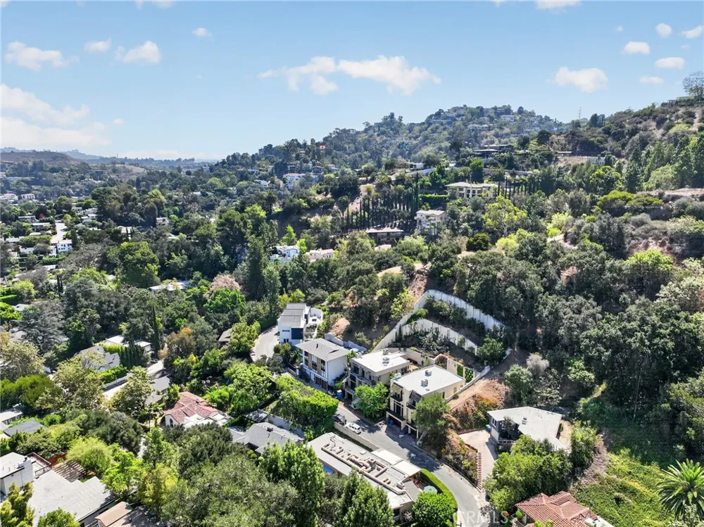 3087 Passmore Drive Los Angeles, CA 90068