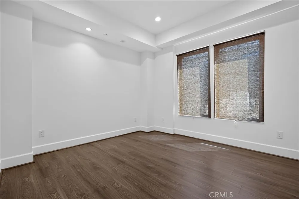 3087 Passmore Drive Los Angeles, CA 90068