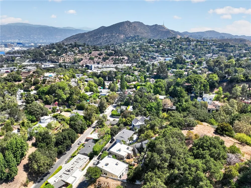 3087 Passmore Drive Los Angeles, CA 90068