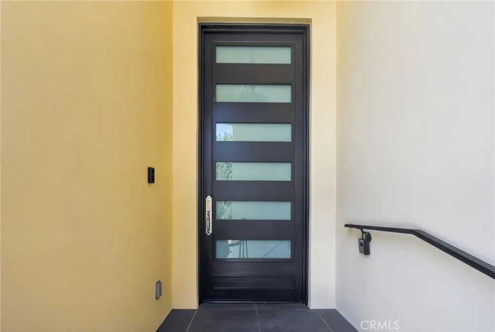 3087 Passmore Drive Los Angeles, CA 90068