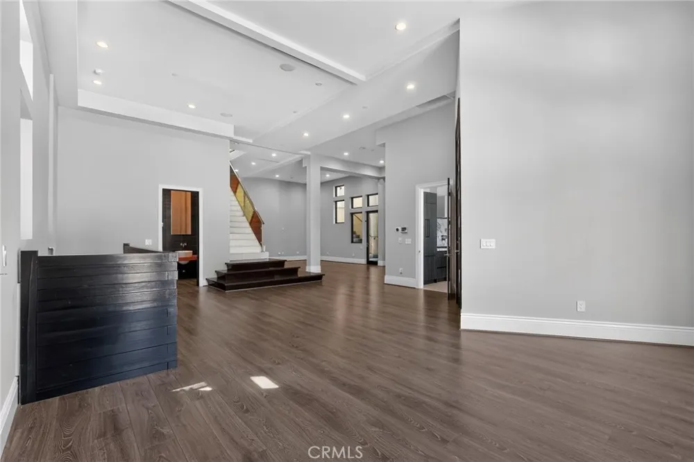3087 Passmore Drive Los Angeles, CA 90068