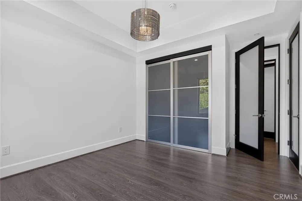 3087 Passmore Drive Los Angeles, CA 90068