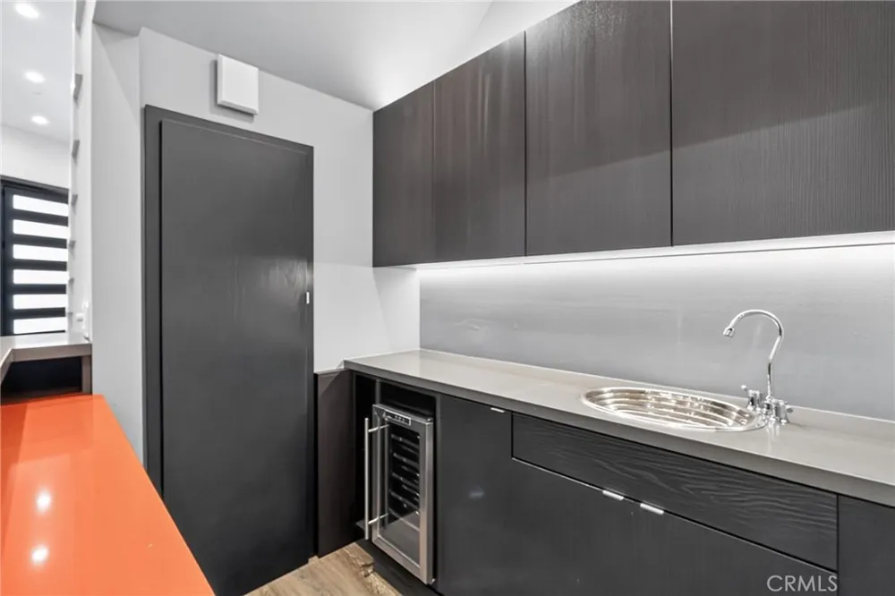 3087 Passmore Drive Los Angeles, CA 90068