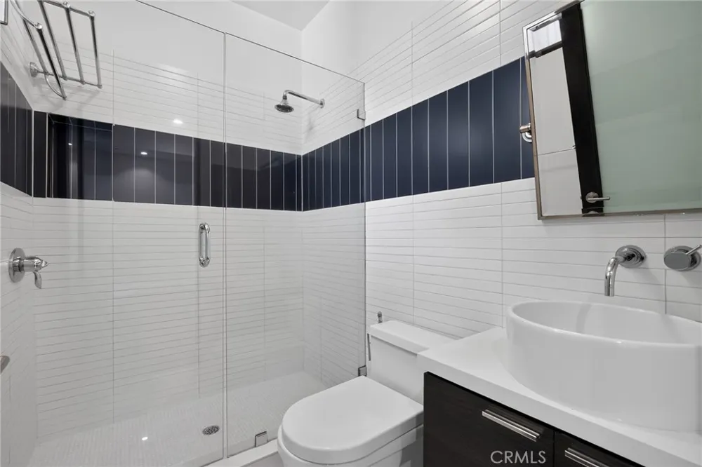 3087 Passmore Drive Los Angeles, CA 90068