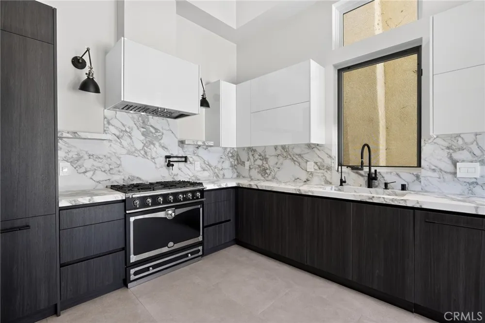 3087 Passmore Drive Los Angeles, CA 90068