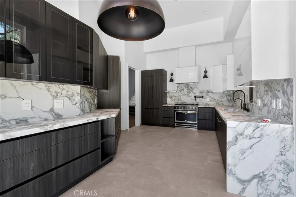 3087 Passmore Drive Los Angeles, CA 90068