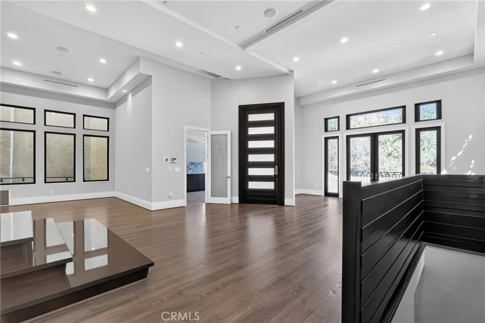 3087 Passmore Drive Los Angeles, CA 90068