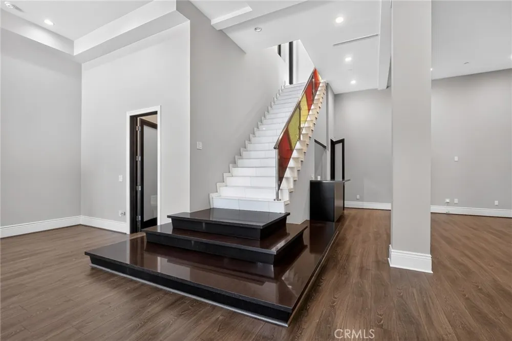 3087 Passmore Drive Los Angeles, CA 90068