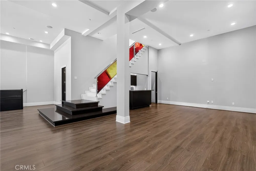 3087 Passmore Drive Los Angeles, CA 90068