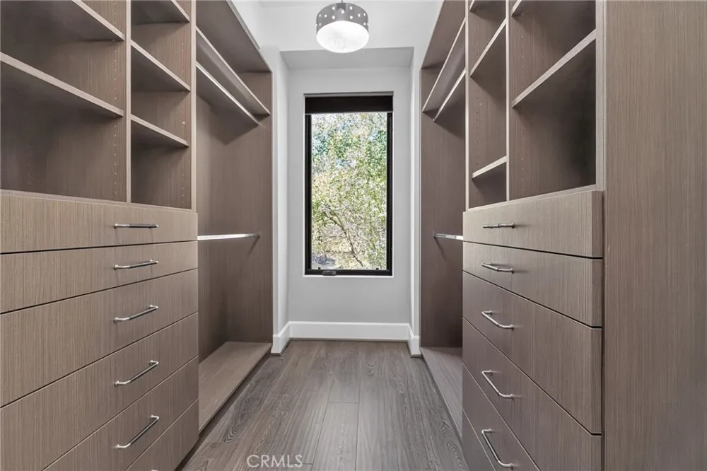 3087 Passmore Drive Los Angeles, CA 90068