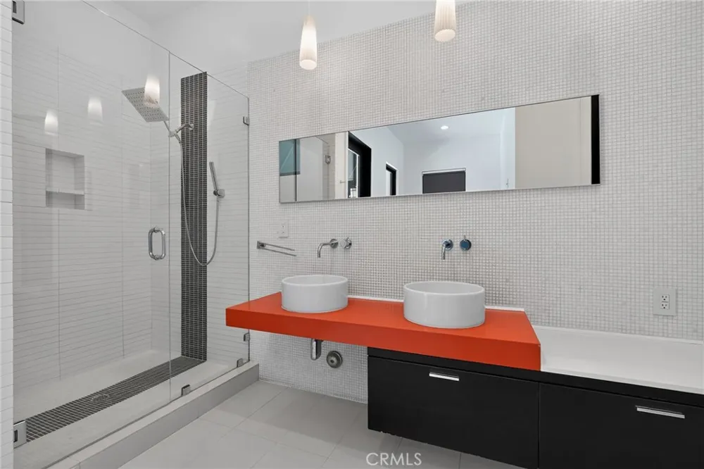 3087 Passmore Drive Los Angeles, CA 90068
