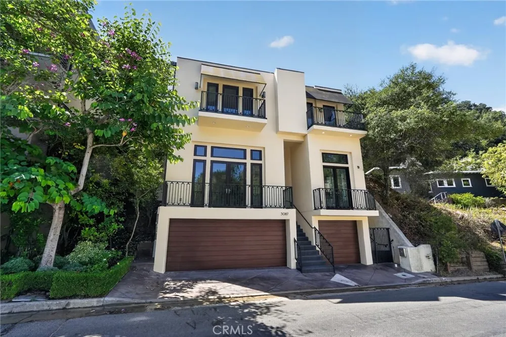 3087 Passmore Drive Los Angeles, CA 90068