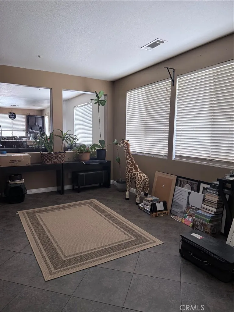 7194 Almeria Fontana, CA 92336