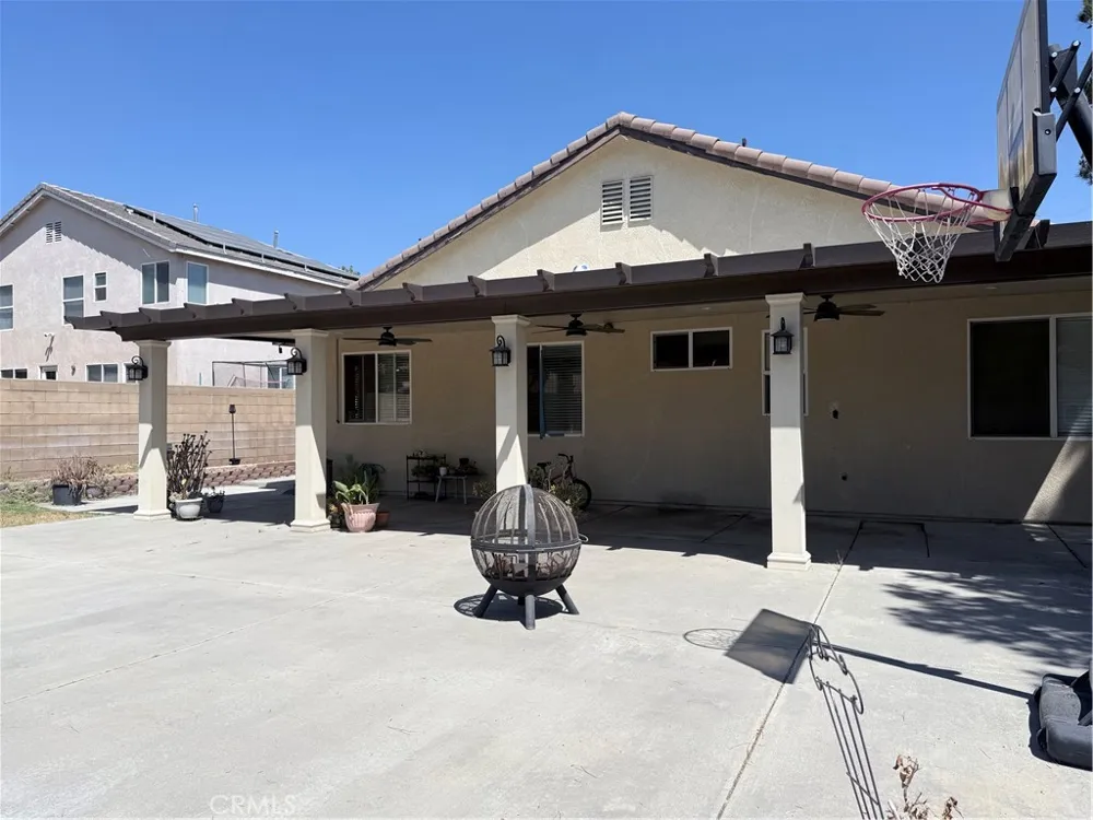 7194 Almeria Fontana, CA 92336