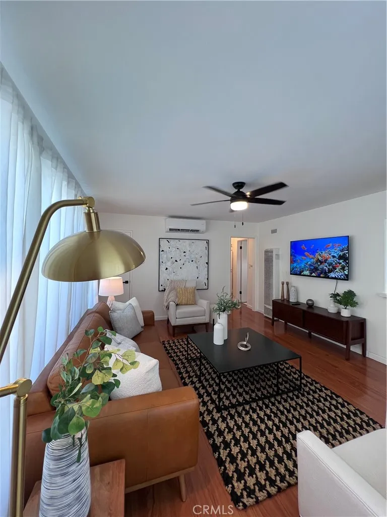 5536 Linden Avenue Long Beach, CA 90805