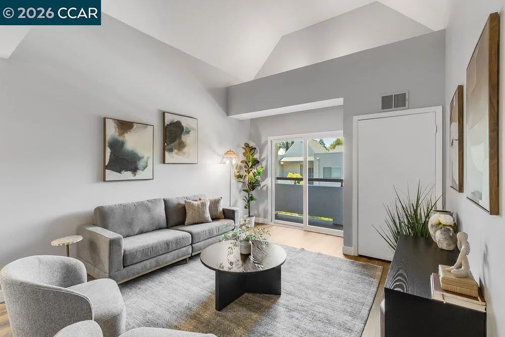 3173 Wayside Plaza #301 Walnut Creek, CA 94597