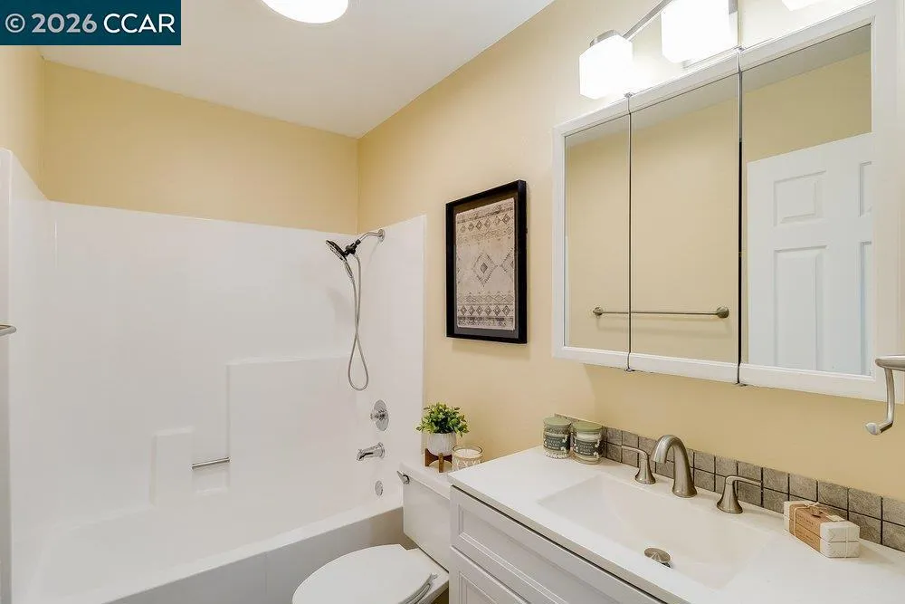 3173 Wayside Plaza #301 Walnut Creek, CA 94597