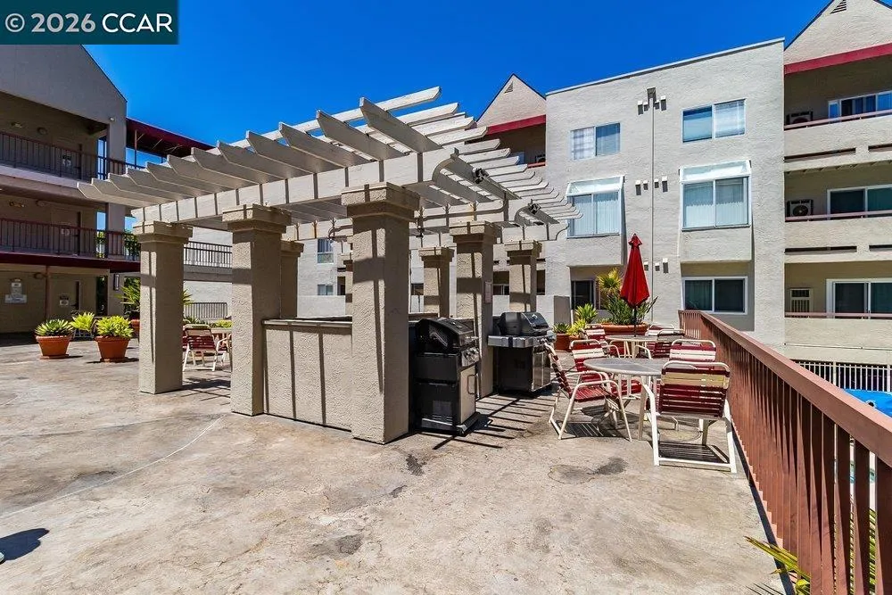 3173 Wayside Plaza #301 Walnut Creek, CA 94597