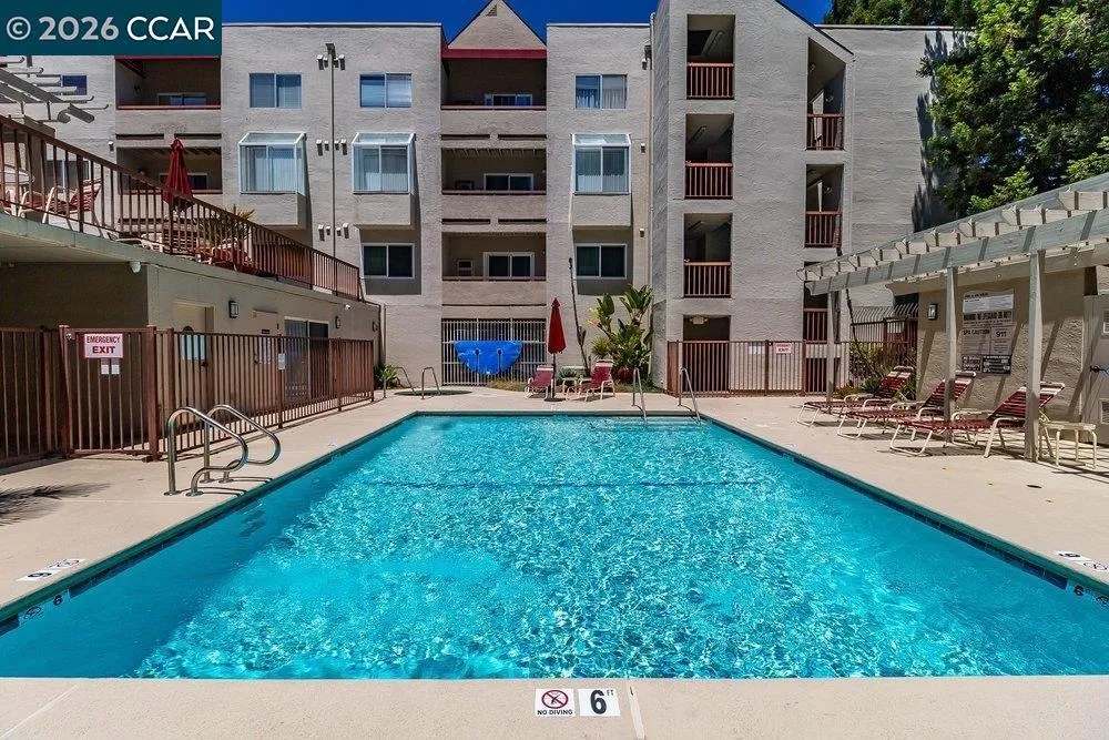 3173 Wayside Plaza #301 Walnut Creek, CA 94597