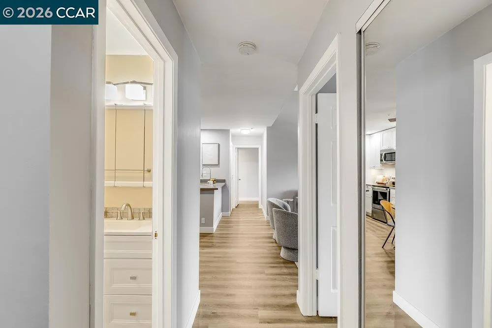 3173 Wayside Plaza #301 Walnut Creek, CA 94597