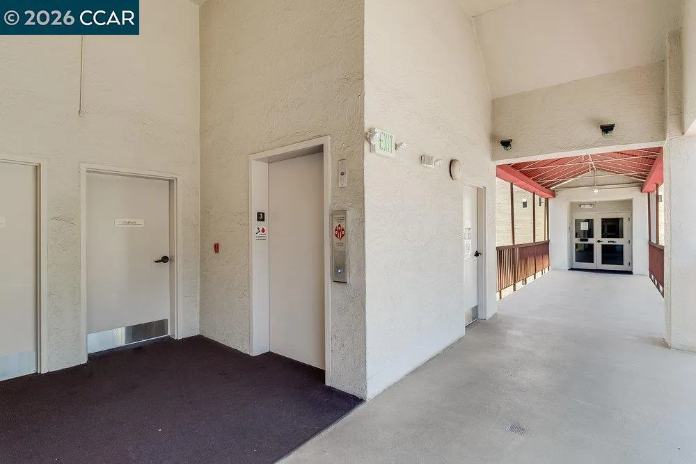 3173 Wayside Plaza #301 Walnut Creek, CA 94597