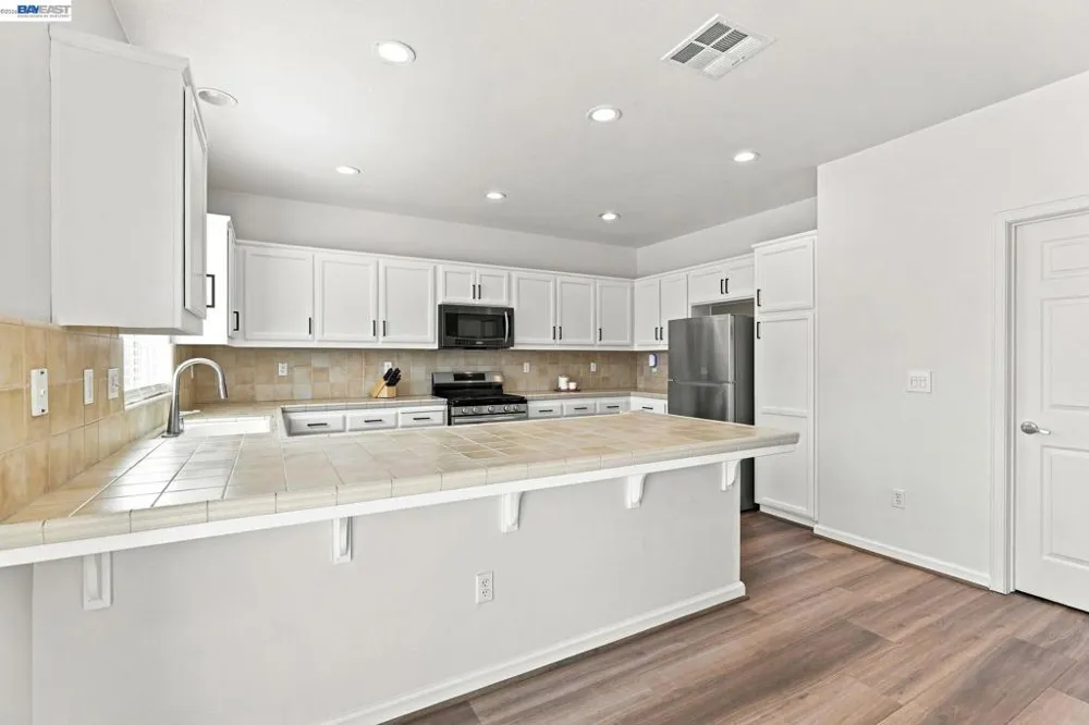 4597 Bonsai Ave Tracy, CA 95377