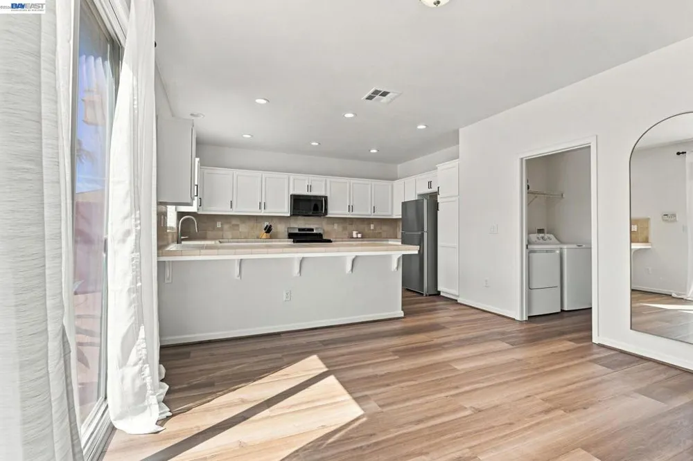 4597 Bonsai Ave Tracy, CA 95377