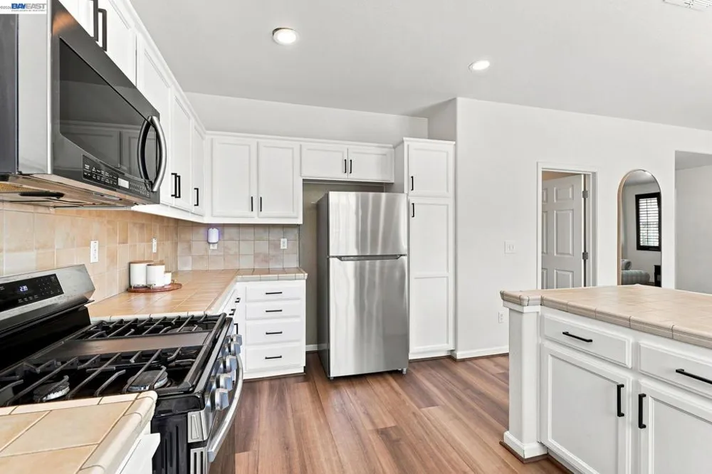 4597 Bonsai Ave Tracy, CA 95377