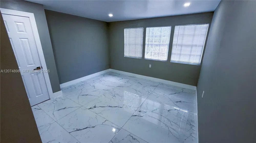 515 S 61st Ter Hollywood, FL 33023