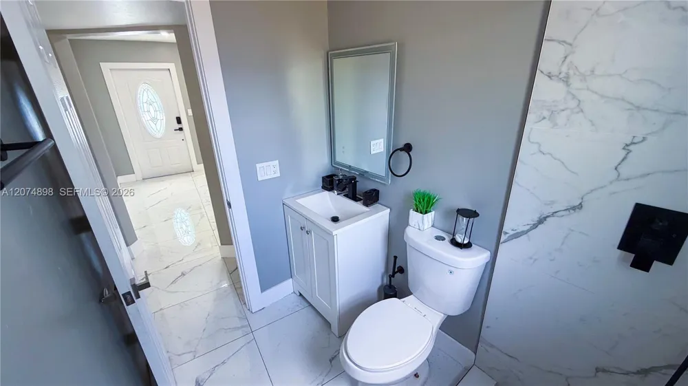 515 S 61st Ter Hollywood, FL 33023