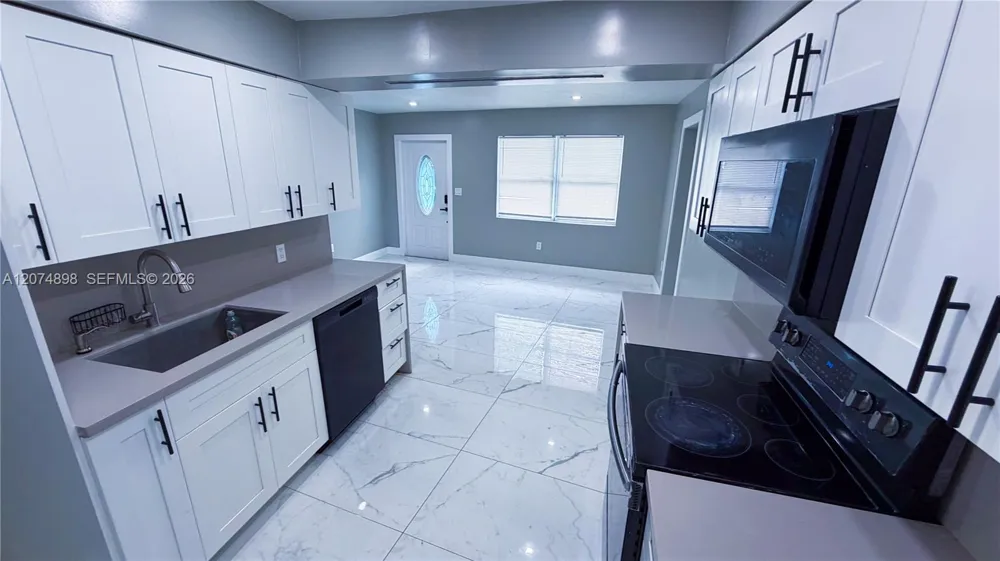 515 S 61st Ter Hollywood, FL 33023