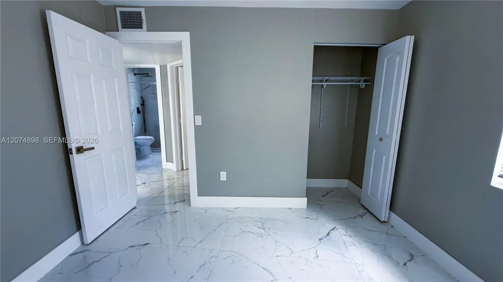 515 S 61st Ter Hollywood, FL 33023