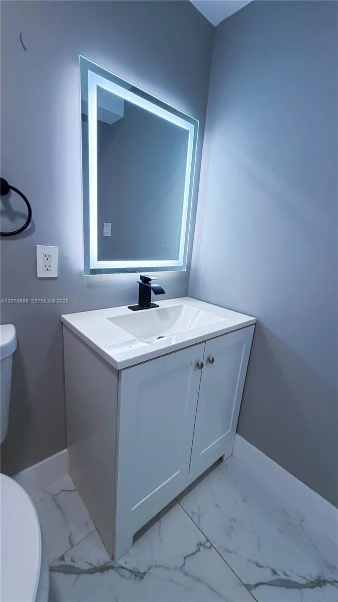 515 S 61st Ter Hollywood, FL 33023