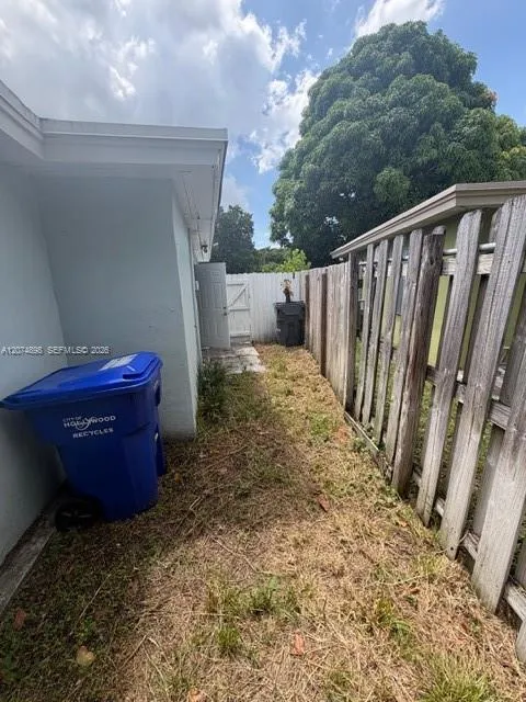 515 S 61st Ter Hollywood, FL 33023