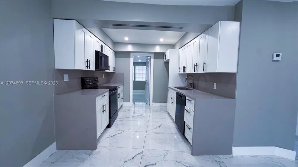 515 S 61st Ter Hollywood, FL 33023