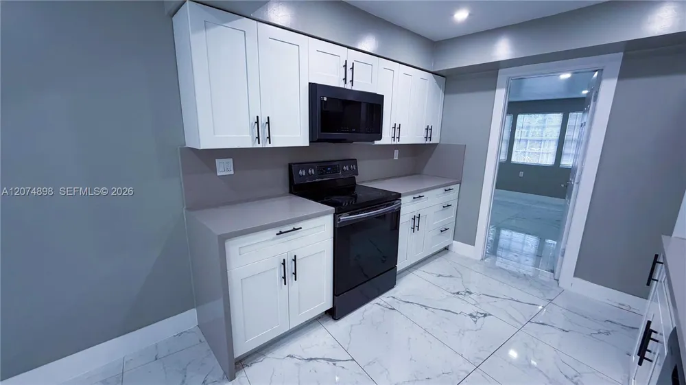 515 S 61st Ter Hollywood, FL 33023