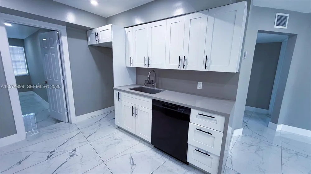 515 S 61st Ter Hollywood, FL 33023